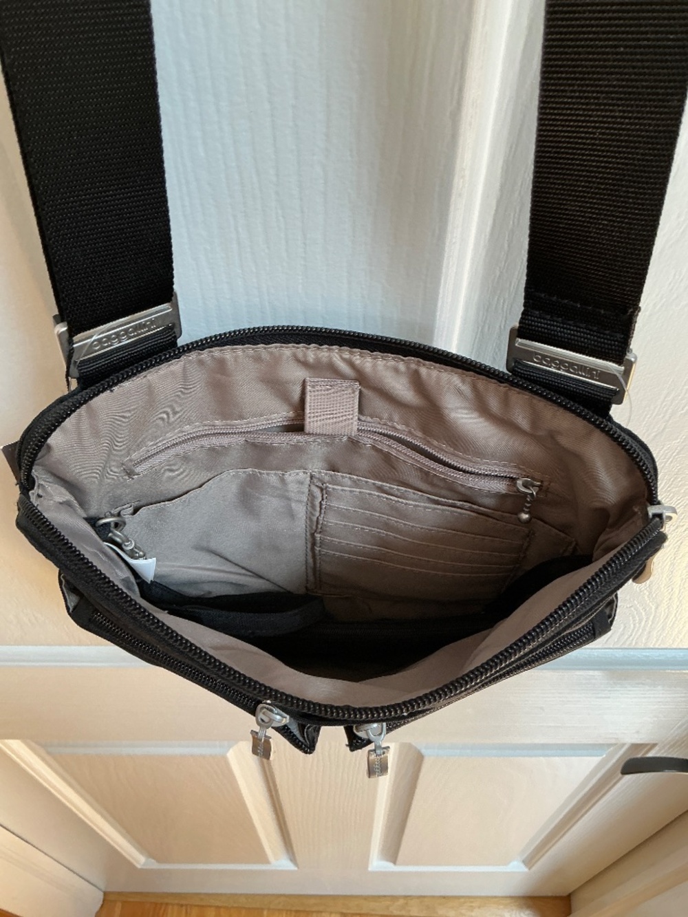 Baggalini Crossbody bag - Picture 6 of 6